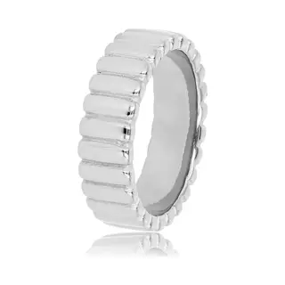 My Bendel - Zilverkleurige Ring Met Ribbels - Zilverkleurige Ring - Stijlvolle Ribbels - Tijdloze Charme - Met Luxe Cadeauverpakking | Sieraden Voor
