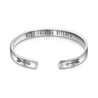 Marama - Armband Zilver - Best Fucking Bitches - Gegraveerd - Rvs - Bangle - Cadeau Dames - Vriendschap - Licht Buigbaar