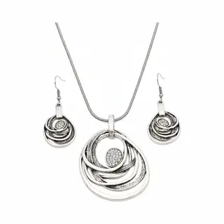 Nuvex Zilverkleurige Ketting Met Ronde Hanger Voor Dames Inclusief Oorbellen Set – Sieraden Set Met Cirkel Design