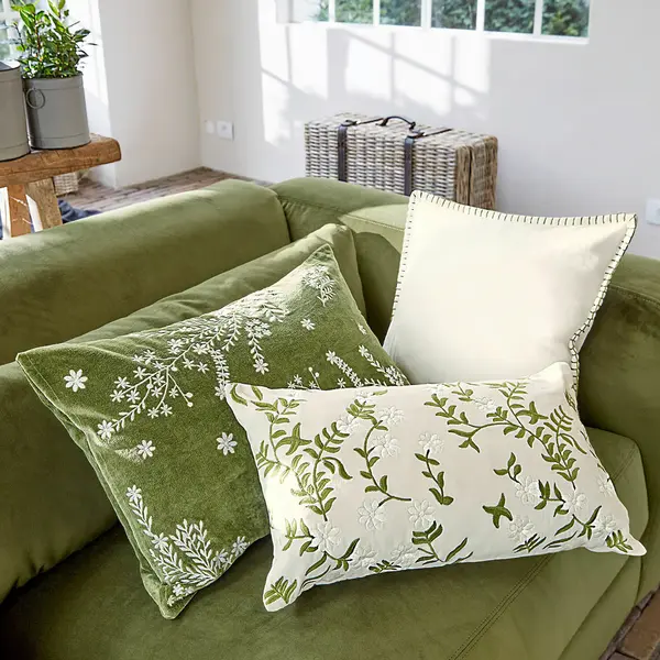 Loberon Kissenhülle 3er Set Iplique, Unterschiedliche Größen, Aufwendig Bestickt, Weiche Haptik, Kissenbezüge, Wohn-Accessoires, Baumwollsamt, thumbnail