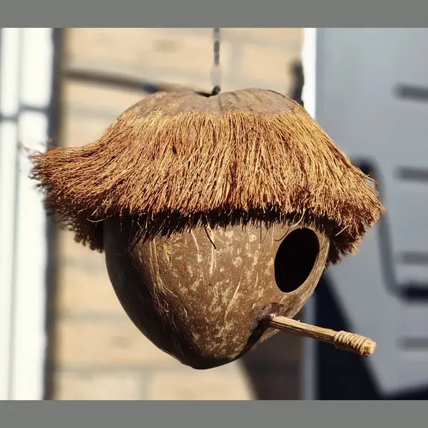 Product Import Holland Vogelhuis – Kokosnoot – Tropisch Vogelhuisje – Natuurlijk – Milieuvriendelijk – Decoratie – Ecologisch – Boho Style – Uniek – thumbnail