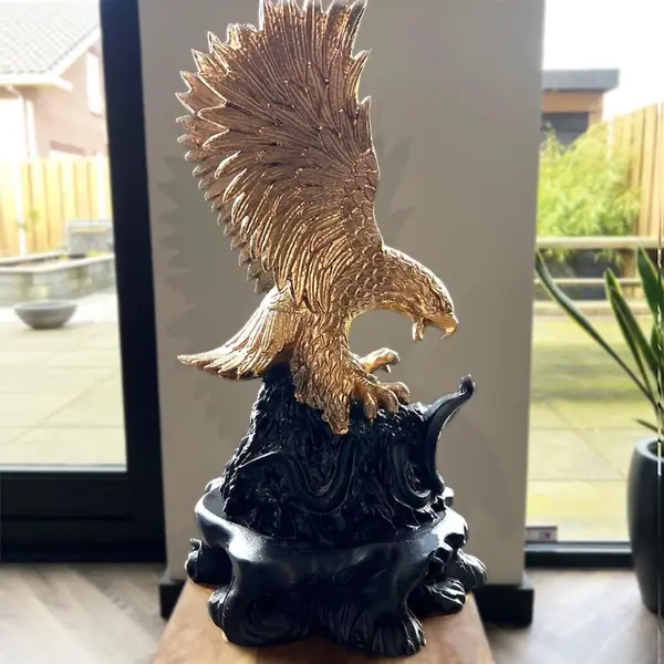 Printthings Adelaar Beeld Gouden Standbeeld 30cm - Dierenbeeld - Gouden Adelaar - Cobra Aanval - Uniek Dierencadeau thumbnail