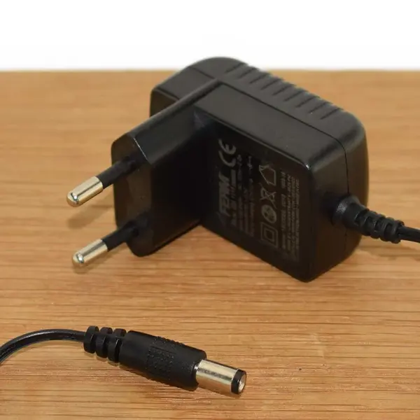 Ferm - CDA1111 - Oplader - 8 Volt - Voor - CTM1018 - En CTM1020 - Combitoolmachines - 8V thumbnail