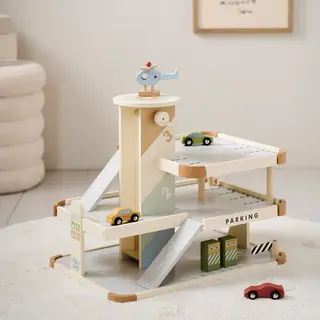 Petite Amelie Petite Amélie Autogarage Speelgoed Miel – Parkeergarage Incl. Accessoires – Speelgoedgarage Met Lift – Retro Ontwerp