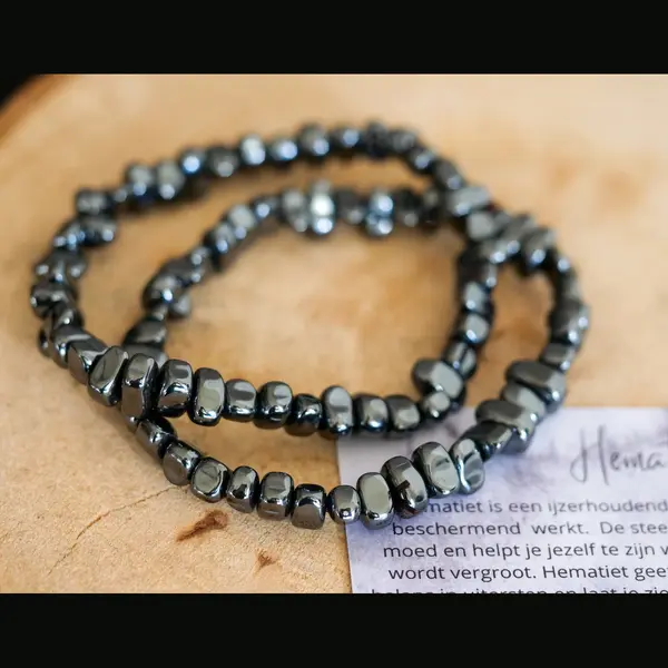 GemsByShy Hematiet Armband Met Split Steentjes, Chip, Edelsteen - Perfect Cadeau Voor Mannen En Vrouwen - Inclusief Uitleg - Spiritueel - Hematite - Bescherming thumbnail