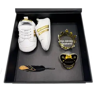 Koetsiekoetsie Kraamcadeau Eerste Sneakerbox Goud, Cadeau Gender Reveal, Cadeau Babyshower - Kan Ook Rechtstreeks Worden Verstuurd