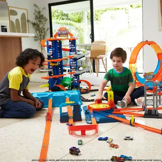 Hot Wheels Action Massive Loop Mayhem Track Set