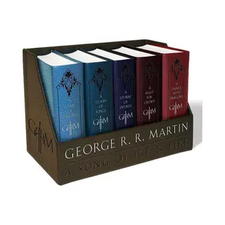 Penguin Press George R. R. Martin S A Game Of Thrones Leather-Cloth Boxed Set Song Of Ice And Fire Series): A Game Of Thrones, A Clash Of Kings, A Storm Of Swords, A Feast For Crows, And A Dance With Dragons boek Engels Paperback 5280 pagina's