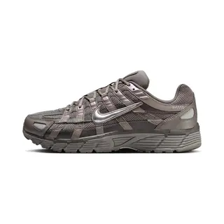 Nike P-6000 Cave Stone Medium Ash Flat Pewter Metallic Silver - Maat 40