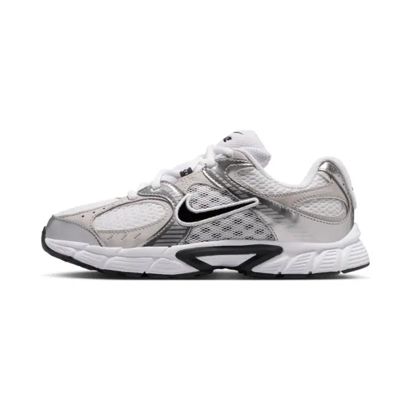 Nike V5 Rnr Older Kids' Shoes - White thumbnail