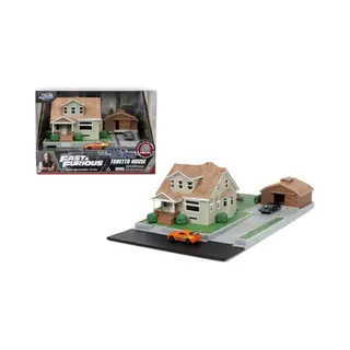 Jada Toys Fast & Furious 9333668314R00 Dom Toretto Huis Met Garage En 2 Nano-voertuigen, 360° Schaal Diorama, Inclusief Dodge Charger En Toyota