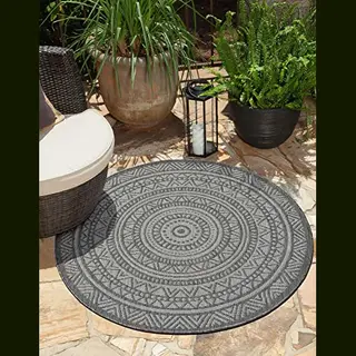 The Carpet Mistra – Robuust Buitentapijt, Weerbestendig & Modern, Voor Balkon, Terras Of Keuken, Antraciet Met Etnisch Rond Patroon, 120 Cm Rond