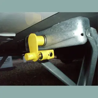 Milenco 3094 Caravan Immobiliser, Two Pieces, Simultaneous Key Action , Yellow