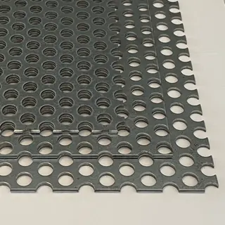 Plaatopmaatwinkel.nl Gegalvaniseerd Staal Geperforeerde Plaat Rond - 2mm, 400x400mm