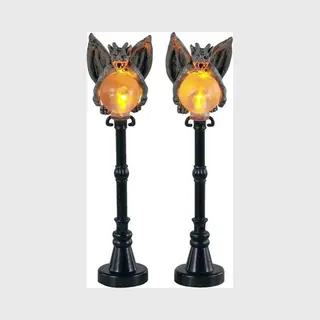 Lemax - Gargoyle Lamp Post, Set Of 2, B/o (4.5v) - Kersthuisjes & Kerstdorpen