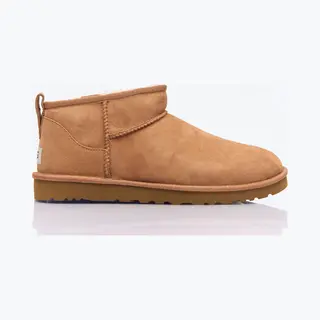 UGGvoor Mannen. 1137391 Classic Ultra Mini Laarzen Van Leer In Bruin (45), Plat, Geen, Casual