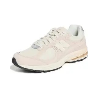 New Balance Men's 2002R Shoes, Calm Taupe/Angora/Silver Metalic, 8/M