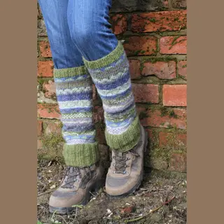 Pachamama Damen Beinwärmer Aus 100% Wolle, Handgestrickt, Fair-Isle-Muster, Oliv, Mehrfarbig, Normale Passform, Handgefertigt, Extra Warm, Olivgrün,