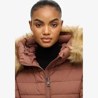 Superdry - Fuji Jas Met Capuchon En Imitatiebont - Dames - Gewatteerde Jassen